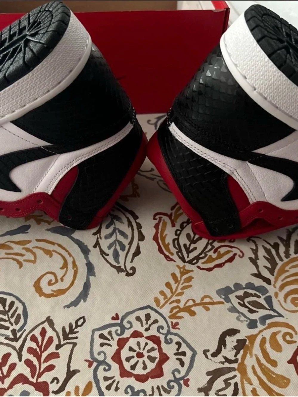 Women's Air Jordan 1 Retro High OG 'Satin Red'  Size 5